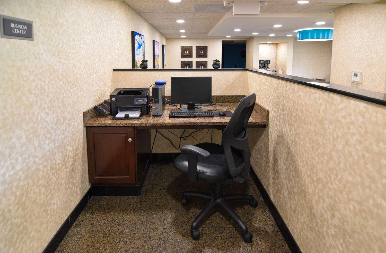 Best Western Plus Indianapolis North At Pyramids Экстерьер фото